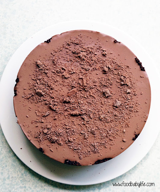 No Bake Chocolate Cheesecake © www.foodbabylife.com